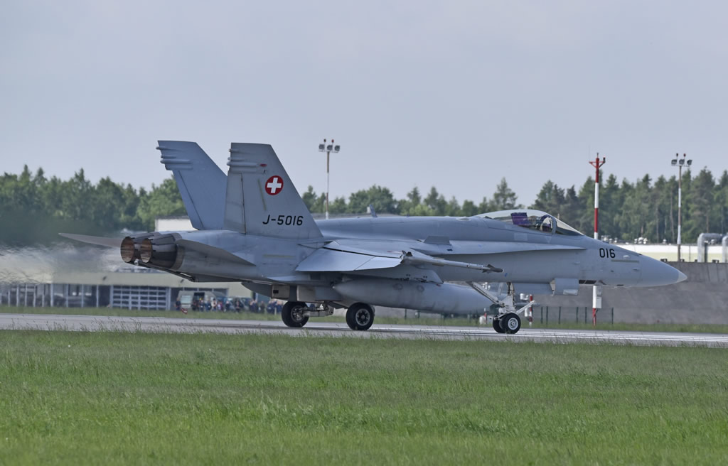 Swiss Air Force F/A-18 Hornet J-5016 Swiss Air Force F/A-18 Hornet J-5016